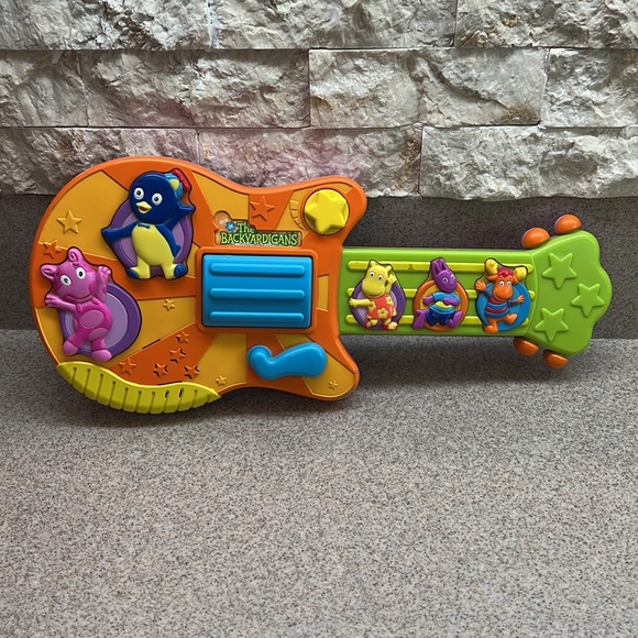 The Backyardigans Sing N' Strum Guitar Musical Toy 2006 - Picture 3 of 13
